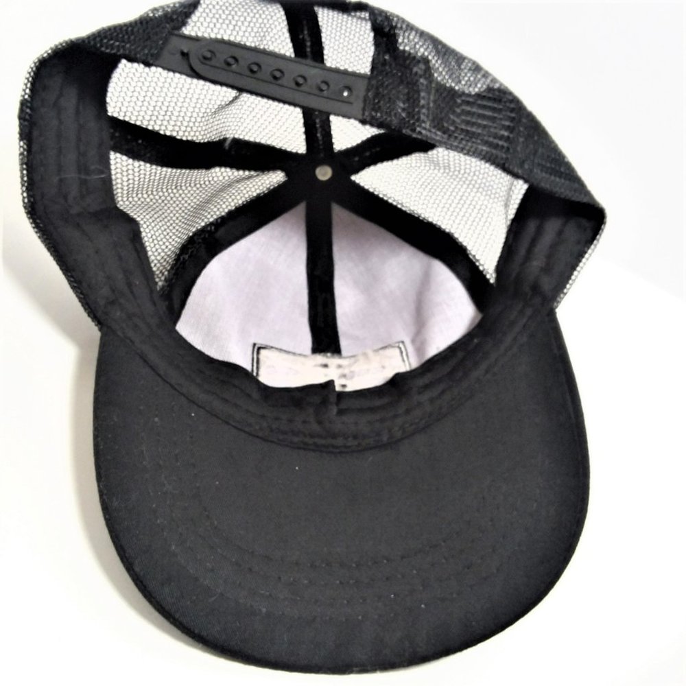VTG Liberty University Snapback Mesh Trucker's Hat Adjustable Ball Cap Lynchburg - Picture 2 of 4